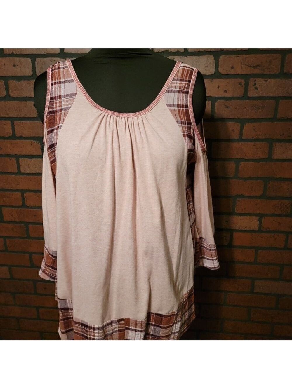 ODDY mixed material Cold Shoulder top. Size LG. Measurements across chest 23"